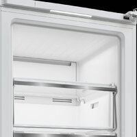 Холодильник Hotpoint HFZ 6185 W