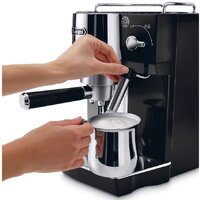 Рожковая кофеварка DeLonghi EC 820.B