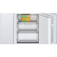 Холодильник Bosch Serie 2 KIN86NSE0