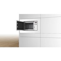 Микроволновая печь Bosch BFL623MW3
