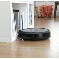 Робот-пылесос iRobot Roomba i3
