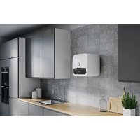 Накопительный электрический водонагреватель над мойкой Ariston ANDRIS2 R 10 2.5 O